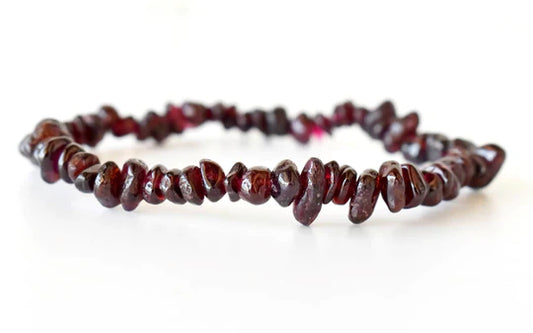 Garnet Gemstone Chip Bracelet – Natural Red Crystal Healing Bracelet for Passion, Energy & Vitality