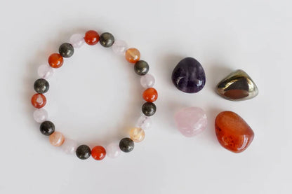 Taurus Zodiac Crystal Kit | Astrology Gift Set with 4 Healing Crystals & Bracelet | Carnelian, Rose Quartz, Pyrite & Amethyst | Taurus Birthday Gift for Love, Prosperity & Balance