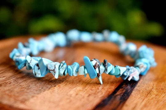 Natural Turquoise Chip Bracelet | Healing Crystal Gemstone Bracelet for Stress Relief, Reiki, Meditation & Energy Balance | Stretchable Beaded Bracelet for Women & Men
